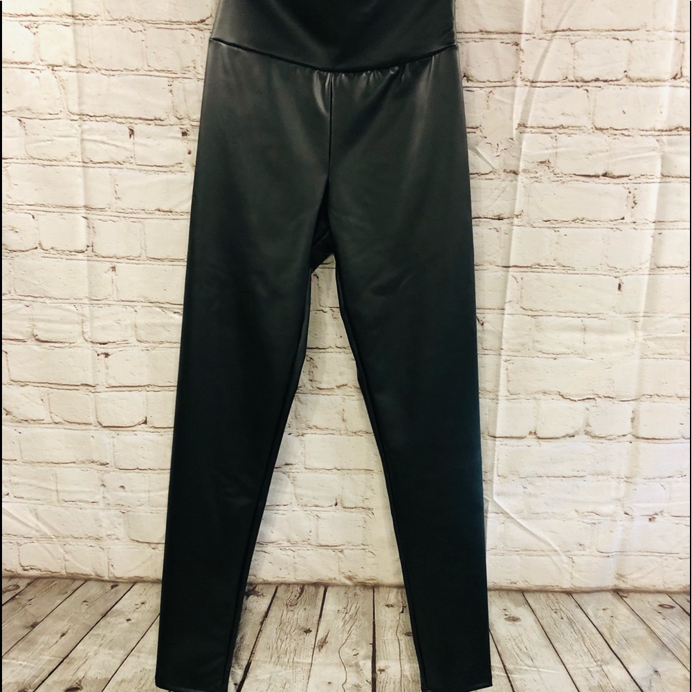 🎈1 Left🎈✨NWT✨Black Faux Leather High Waisted Leggings / Women✨ - Picture 4 of 7